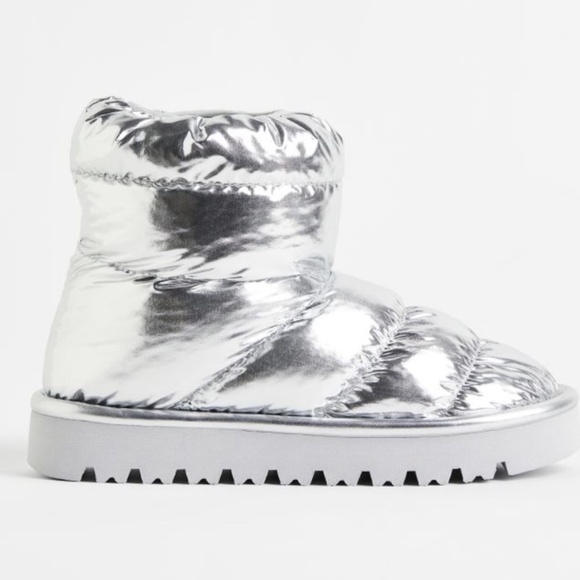 Silver quilted booties Padded Slip-On Comfort Metallic Sz 8 - Picture 1 of 10